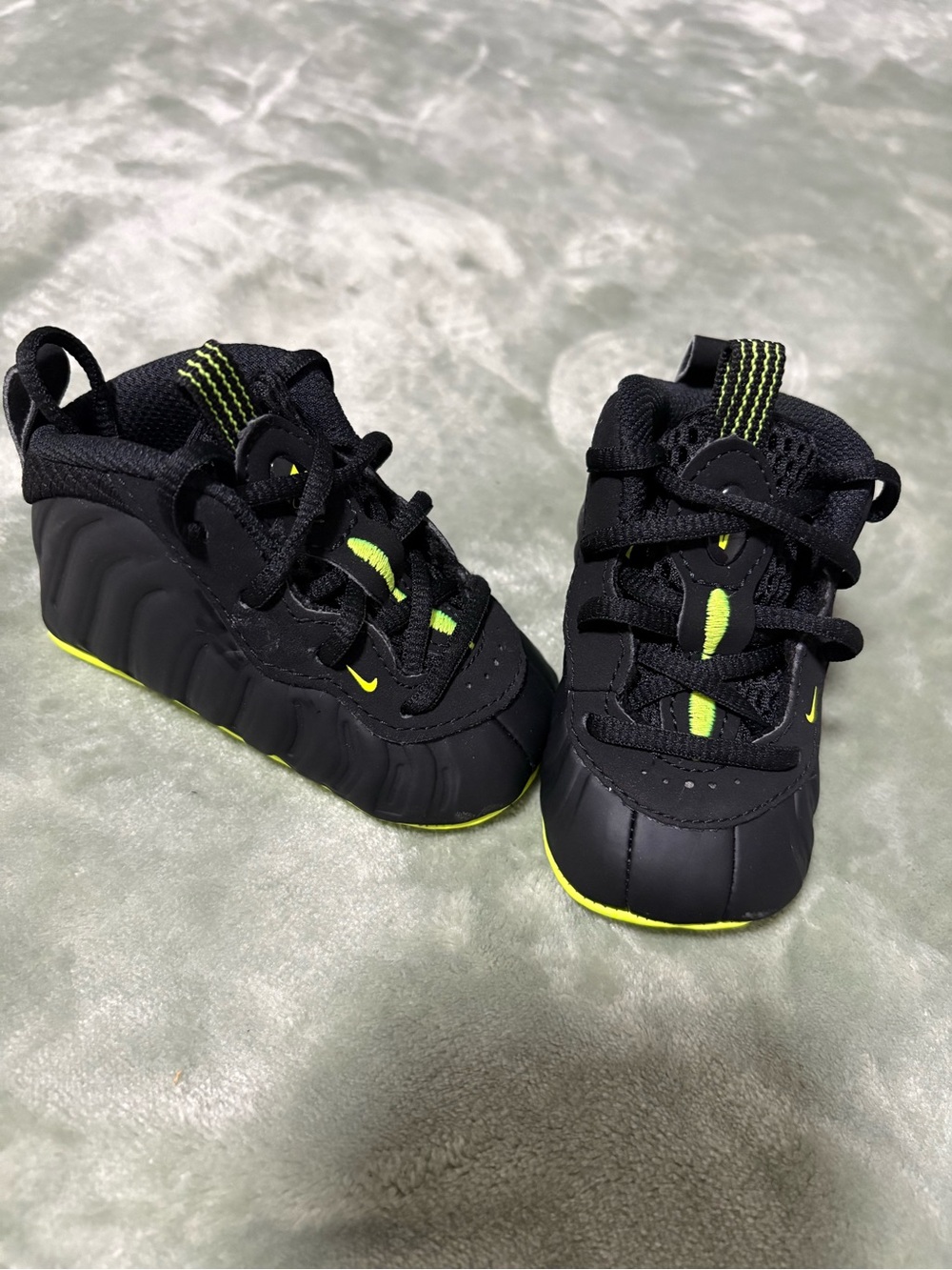 Nike Black and Volt Toddler Foam-Style Sneakers